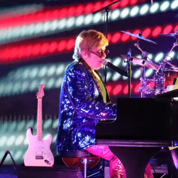 Sir Elton Las Vegas show photo