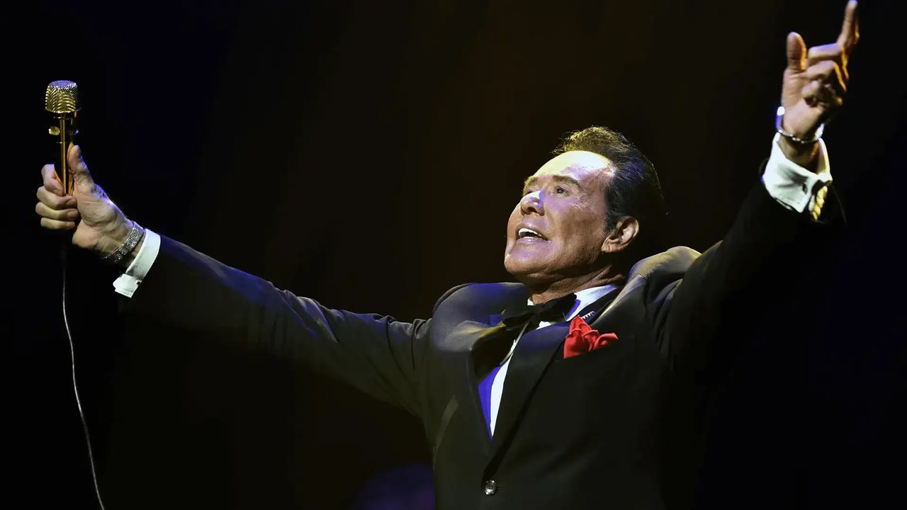 Wayne Newton: Up Close and Personal Las Vegas show photo